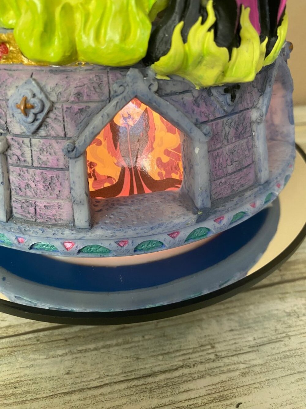 Disney Sleeping Beauty LED Light-UP Hourglass Snowglobe Music Box w/FLAWS - Picture 11 of 16